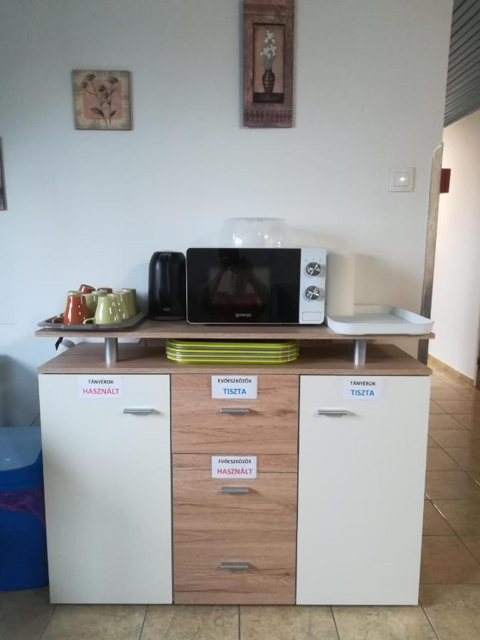 Fekete Macska Panzio Ξενοδοχείο Tata Εξωτερικό φωτογραφία